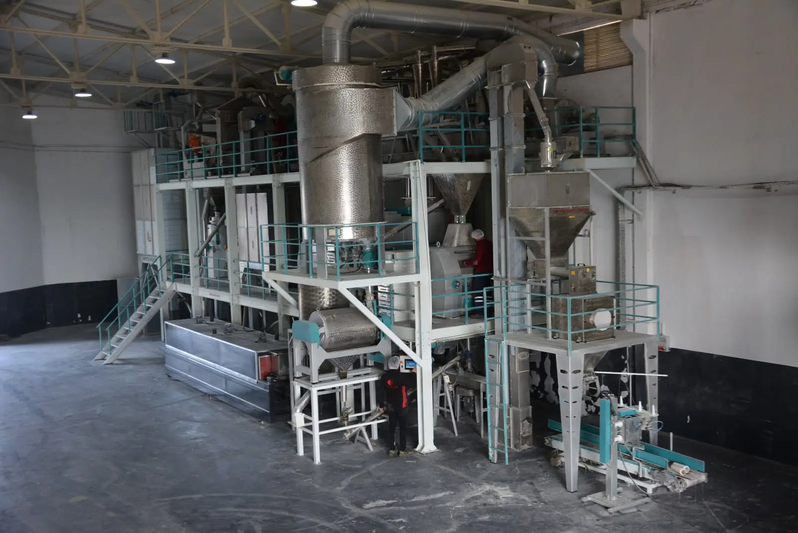 Flour mill and packing station